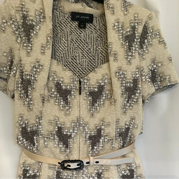 ST. JOHN “ STUNNING “ TWO PIECE EVENING WEAR 4 Worn twice Excellent Condition - Picture 4 of 13